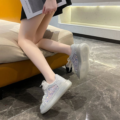 Fashion Fusion: High-End Women’s Sneakers Blending Style and Functionality